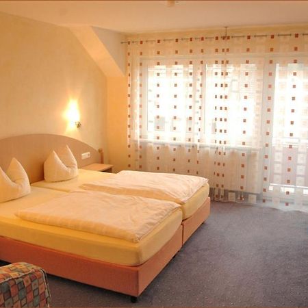 Hôtel Gasthaus Gruner Baum à Werbach Extérieur photo