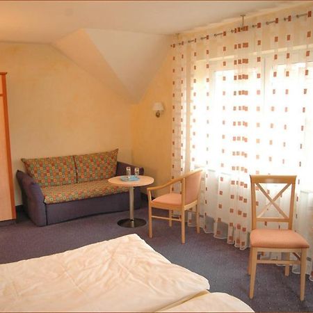 Hôtel Gasthaus Gruner Baum à Werbach Extérieur photo