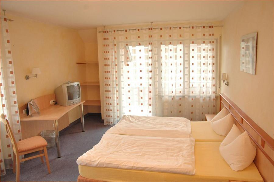 Hôtel Gasthaus Gruner Baum à Werbach Extérieur photo