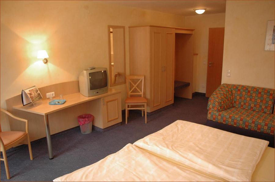 Hôtel Gasthaus Gruner Baum à Werbach Chambre photo