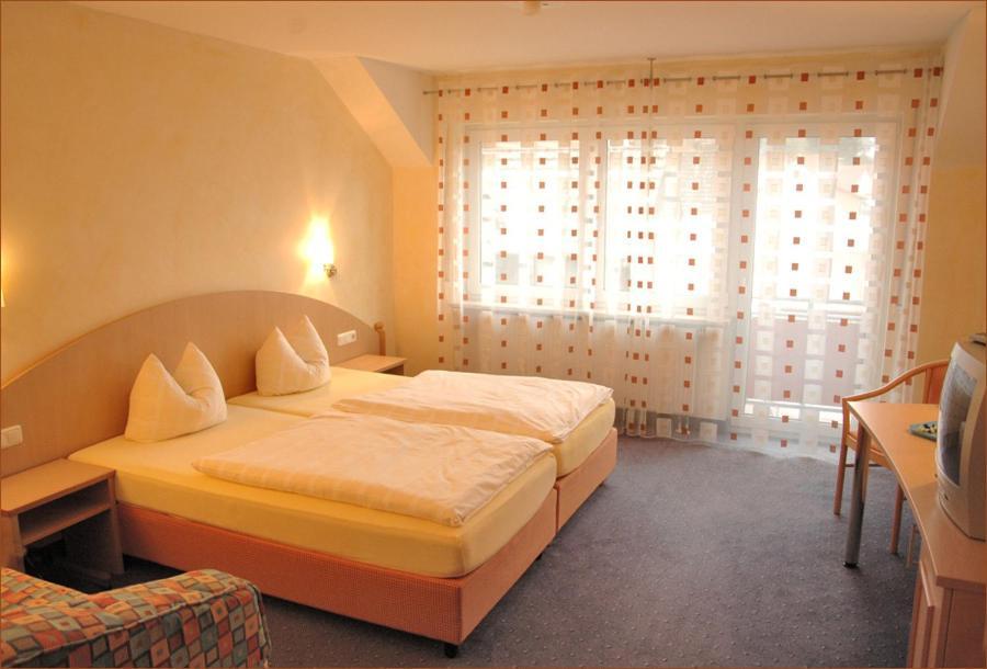 Hôtel Gasthaus Gruner Baum à Werbach Chambre photo